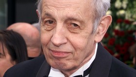 Peraih Nobel Matematika John Nash Tewas Kecelakaan