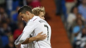 Rekor Odegaard di Balik Kegagalan Ronaldo Samai Messi