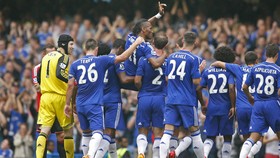 Kesebelasan Chelsea Menandu Keluar Drogba yang Cedera