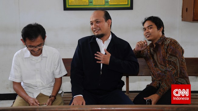 Istilah 'Novel Vs Polri' yang muncul belakangan ini dibantah oleh Novel. Menurutnyam sampai saat ini ia tidak dalam posisi berhadap melawan institusi manapun.