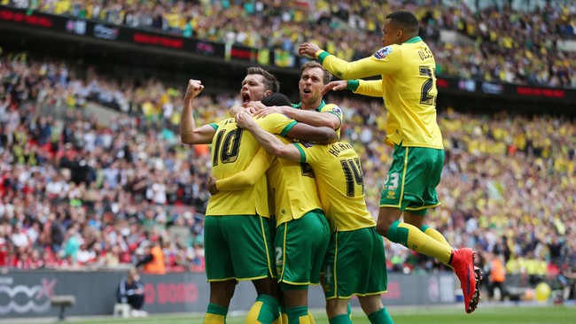 Norwich City berhasil merebut tiket terakhir menuju Liga Primer Inggris lewat kemenangan 2-0 atas Middlesbrough.