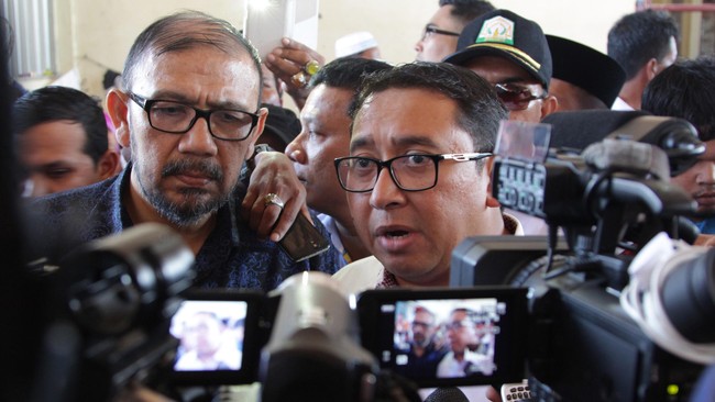KPK dinilai terlalu powerful dan tidak ada kontrol sehingga aturan perlu dibenahi sekaligus belajar dari beberapa kali kekalahan KPK di praperadilan.