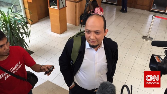 Lantaran Badan Reserse Kriminal Polri tidak hadir, persidangan gugatan praperadilan Novel Baswedan diputuskan untuk ditunda hingga Jumat mendatang. 