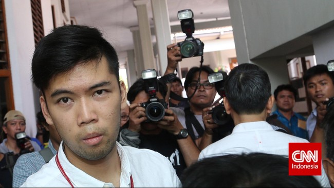 Jaksa penuntut umum belum memutuskan apakah akan menerima atau banding atas vonis 1 tahun 6 bulan yang diterima Christoper Daniel Sjarief.
