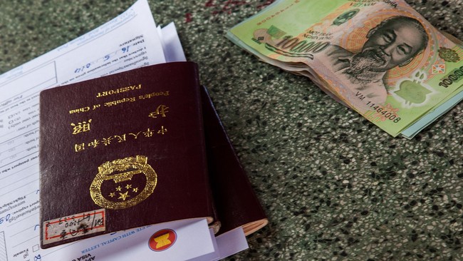 Wakil Duta Besar Indonesia untuk Malaysia, Hermono, membantah pihak KBRI telah menerima aplikasi pengajuan visa para pemain asing Pahang FA.
