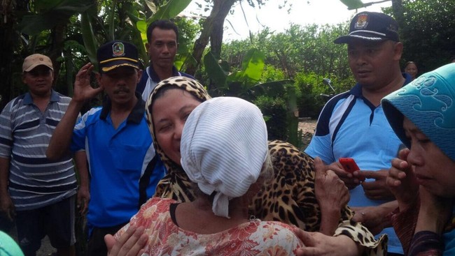 Lilik binti Masoud, seorang WNI asal Banyuwangi, Jawa Timur, bebas dari ancaman hukuman mati rajam di Arab Saudi.