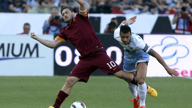 Pertarungan keras antara Lazio lawan AS Roma di babak pertama berakhir dengan skor kacamata, 0-0.