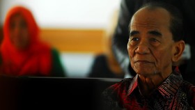 Annas Maamun Bebas 2020 Berkat Grasi Jokowi