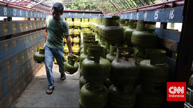 Kepolisian Daerah Metro Jaya mengungkap praktik pengolahan, penyimpanan dan perniagaan tabung gas berbagai ukuran secara ilegal di daerah Jakarta Timur.