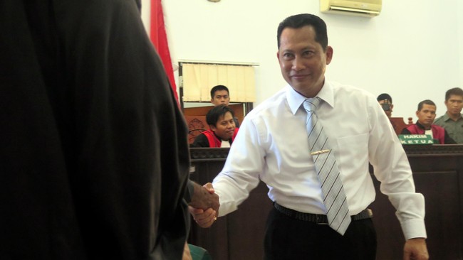 Kapolri Badrodin Haiti memanggil Kabareskrim Komjen Budi Waseso untuk mendesaknya membuat laporan harta kepada KPK.