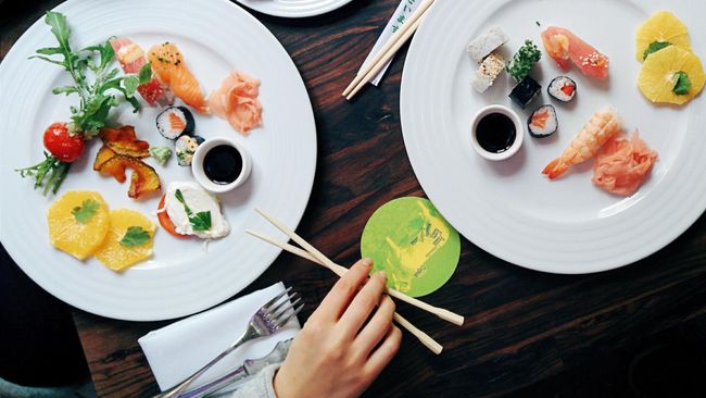Berwisata keliling dunia, tak lengkap rasanya tanpa mengudap makanan lokal. Dimana saja restoran terbaik untuk dikunjungi di 2016? 
