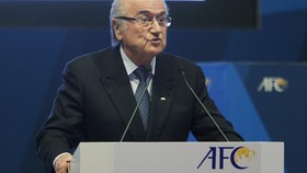 Mantan Komite Etik FIFA: Saatnya Blatter Angkat Kaki