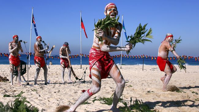 Relasi dagang dan budaya yang telah terjalin antara suku Yolngu dan pelaut Bugis Makassar dihidupkan kembali di Pekan NAIDOC.
