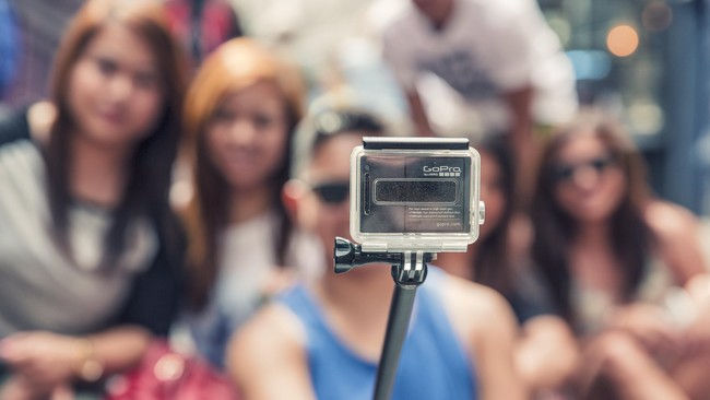 GoPro sebagai produsen kamera aksi mencari cara agar produknya tetap memikat hati. Perusahaan pun berencana menyulap dirinya seperti Spectacles Snapchat.