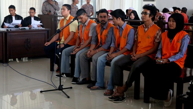 Dirjen Politik dan Pemerintahan Umum Kemendagri Soedarmo mengatakan Kemendagri tidak pernah mengeluarkan Surat Keterangan Terdaftar (SKT).