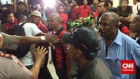 Sekum Persipura Ingin Menpora Buktikan Janji Soal Sanksi FIFA