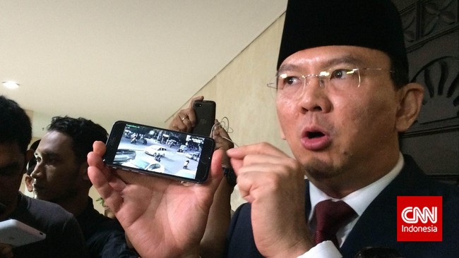 Gubernur DKI Jakarta Basuki Tjahaja Purnama (Ahok) mengatakan akan menerapkan pasal penipuan kepada gelandangan dan pengemis.