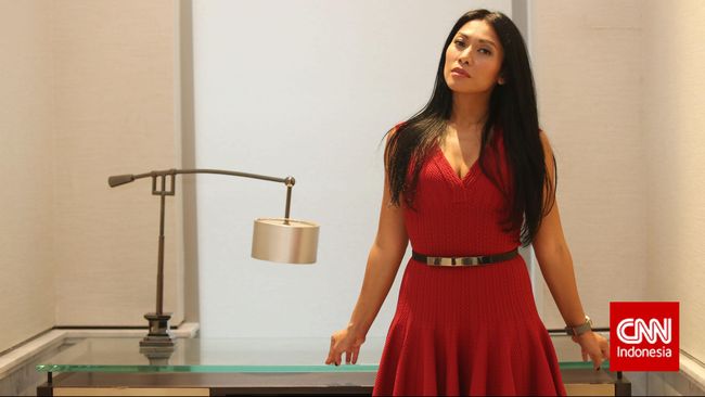 Penyanyi Anggun Cipta Sasmi menumpahkan rasa duka atas kepergian vokalis Roxette, Marie Fredriksson, yang meninggal dunia pada Senin (9/12).