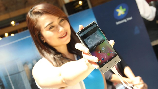 Sharp baru saja merilis ponsel Android yang unik. Tubuhnya terlihat dipenuhi layar, dan mereka mengklaim ini adalah ponsel tanpa bingkai.