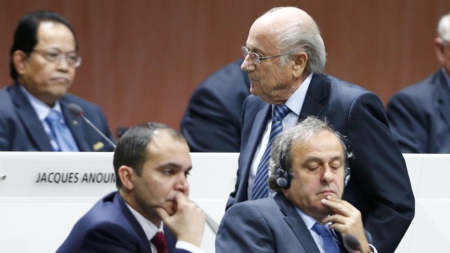 Komite Etik FIFA akhirnya memberikan hukuman terberat bagi Presiden FIFA Sepp Blatter dan Presiden UEFA Michel Platini terkait investigasi kriminal.