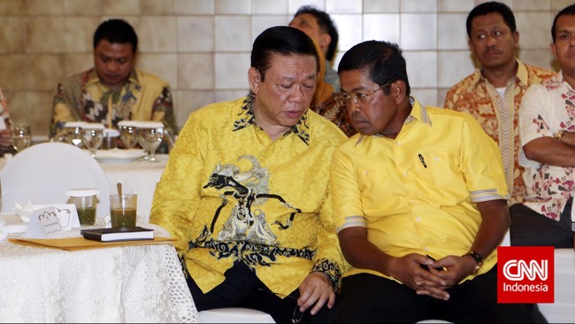 Pergantian posisi pimpinan DPR diharapkan menjadi momentum menata ulang parlemen yang kinerjanya dianggap masih rendah dalam hal legislasi.