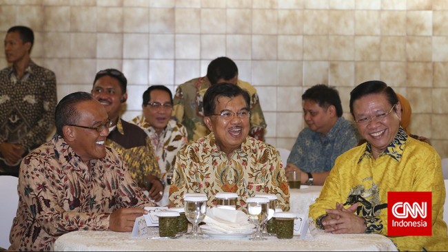 Tim penjaringan kepala daerah Golkar kubu Ical menafsirkan jika provisi PN Jakut memberikan kewenangan pada DPP Munas Golkar Riau hingga putusan inkrah.