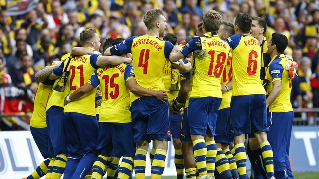 Arsenal merekrut kapten timnas Rumania junior sebagai pembelian pertama mereka pada musim panas ini.