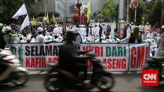 Dengan berlaku profesional polisi dapat menegakkan hukum secara situasional terjadi pada kelompok minoritas di Indonesia. 