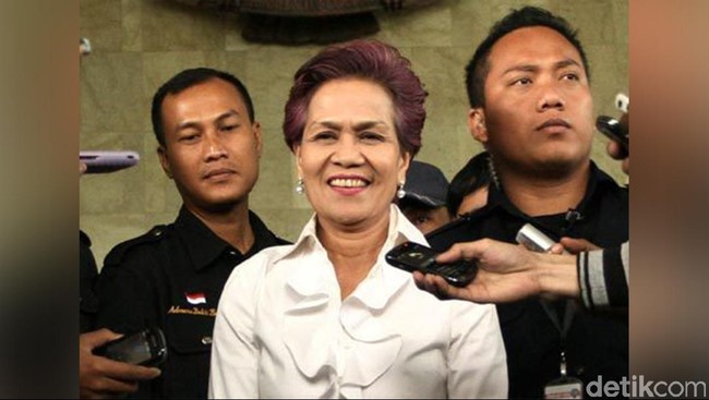 Terpidana suap cek pelawat ke anggota DPR untuk pemilihan Deputi Gubernur Senior BI, Miranda Swaray Gultom tepat hari ini bebas murni dari LP Wanita Tangerang.