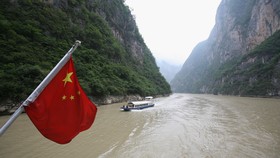 Lebih dari 400 Wisatawan Manula Hilang di Sungai Yangtze