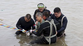 Seorang Perempuan Lansia Diselamatkan di Sungai Yangtze