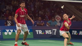 Praveen/Debby Raih Emas Secara Dramatis