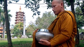 Biksu di Bangladesh Ditemukan Tewas dengan Leher Tersayat