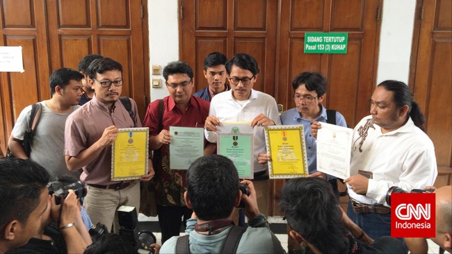 Kepolisian menilai piagam penghargaan yang diajukan sebagai bukti oleh kuasa hukum penyidik Komisi Pemberantasan Korupsi Novel Baswedan tak istimewa.