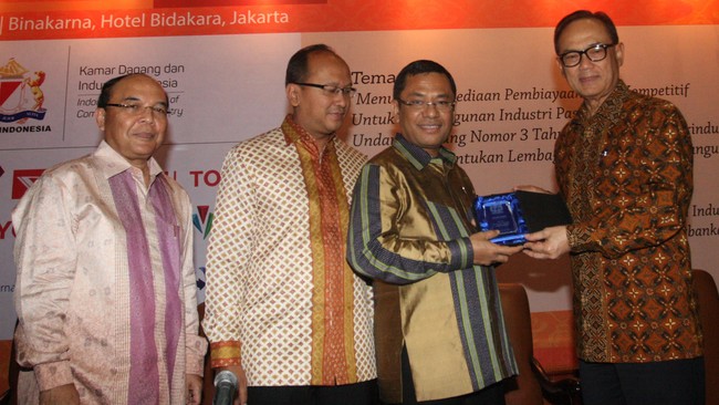 Kamar Dagang dan Industri (Kadin) Indonesia menilai hal itu dipicu oleh perkiraan rendahnya tingkat inflasi hingga akhir tahun.