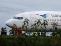 Pesawat Garuda Keluar Landasan di Bandara Hasanuddin Makassar