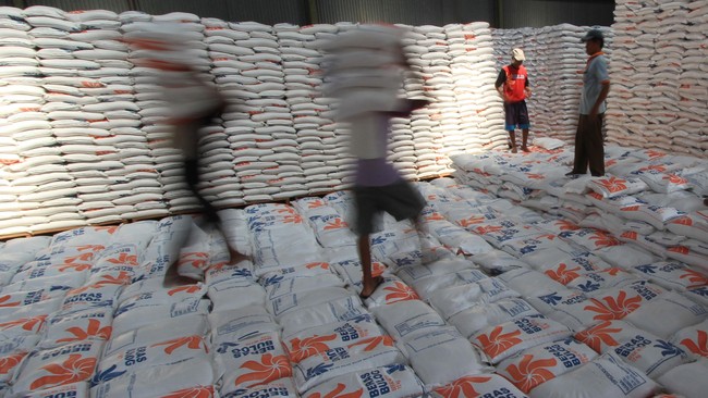 Bulog berencana menambah lagi gudang penyimpanan komoditas pangannya, setelah menambah 35 unit gudang di sepanjang tahun lalu.