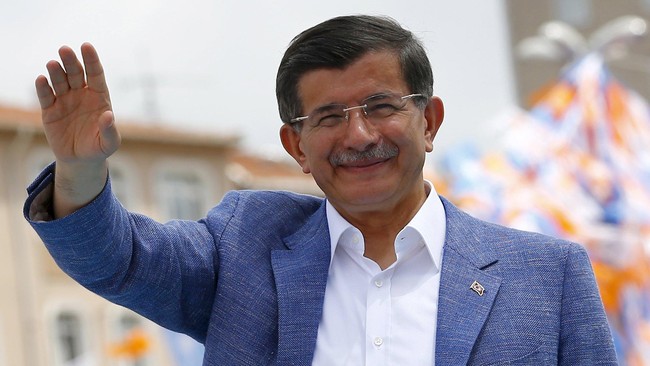 PM Turki Ahmet Davutoglu mengatakan terdapat dua indikator sebuah negara dikatakan bahagia, salah satunya adalah senyuman para perempuannya.
