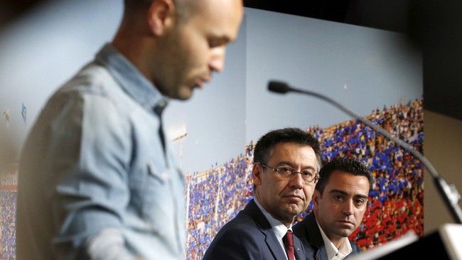 Andrés Iniesta menyamai rekor Xavi dalam hal jumlah trofi mayor yang dimenangkan bersama Barcelona. Namun, bukan hanya Iniesta yang menyamai rekor itu.