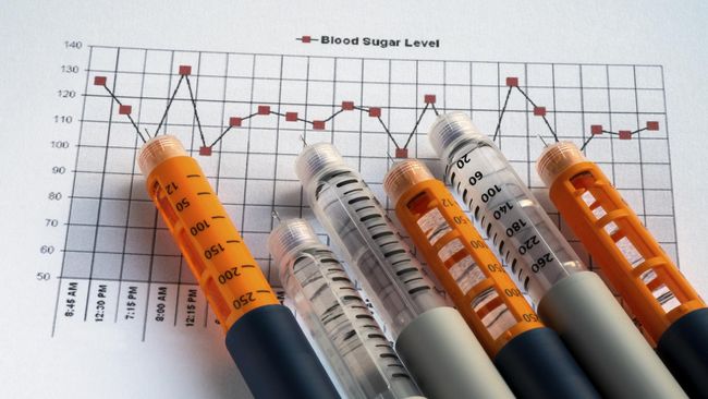 Pasien diabetes berisiko sangat tinggi Pasien diabetes atau diabetesi termasuk salah satu pasien yang berisiko saat menjalankan puasa. Pasien dengan risiko ringan masih diperbolehkan berpuasa.