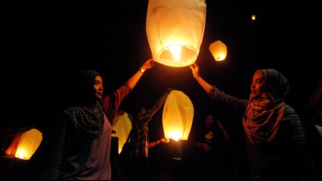 KPA Karawang, Jawa Barat, menemukan sedikitnya ada lima sampai dengan sepuluh orang yang diduga positif HIV/AIDS setiap bulannya.