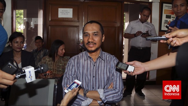 Jika memenuhi panggilan rekonstruksi kasus rumah kaca oleh Bareskrim Mabes Polri, menurut Abraham Samad, sama saja mengaku salah.