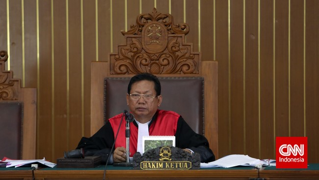 Pertimbangan-pertimbangan yang dilakukan hakim, menurut pihak Novel Baswedan benar-benar tidak sesuai dengan fakta yang diajukan.