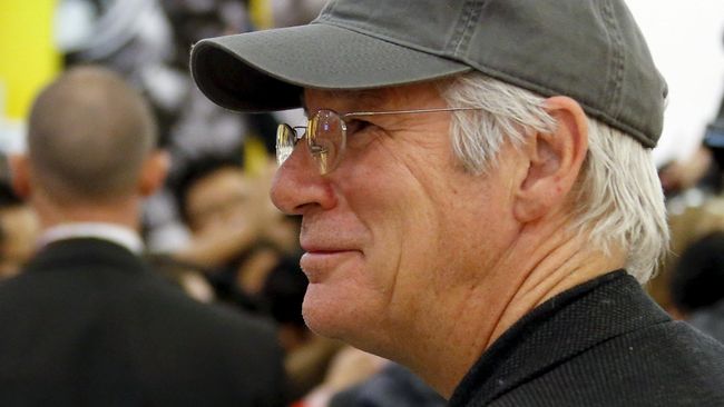 Kisruh pemukiman Israel di Tepi Barat membuat aktor Richard Gere ikut bersuara. Gere menentang pembangunan pemukiman tersebut.