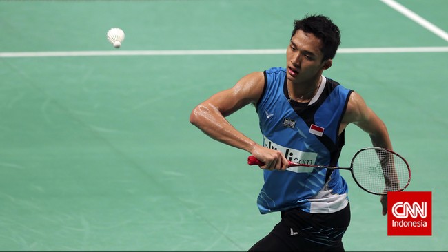 Tiga tunggal putra Pelatnas PBSI berhasil melangkah ke babak semifinal Kejurnas Bulutangkis 2015 setelah menang di babak perempat final, Kamis (10/12).