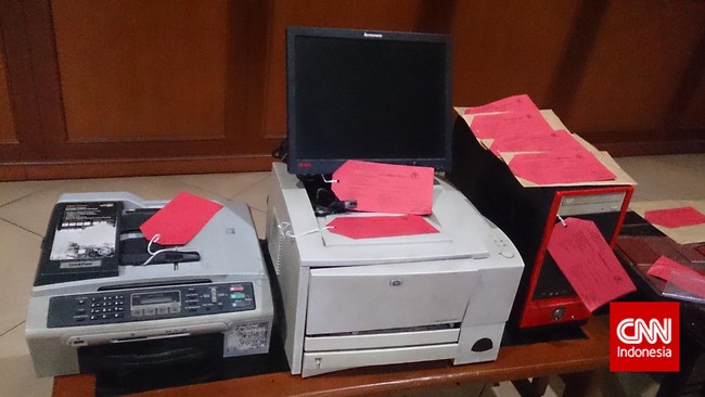 Polisi tengah mendalami motif penggunaan buku nikah palsu, salah satunya sebagai syarat mendapatkan hak waris. Para pengguna bisa dihukum secara pidana.