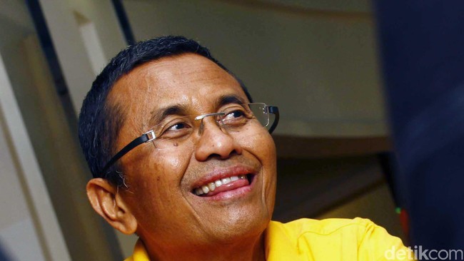 Dahlan memilih membuat situs online untuk memuat penjelasan duduk perkara kasus dugaan korupsi gardu induk PLN dari sudut pandangnya.