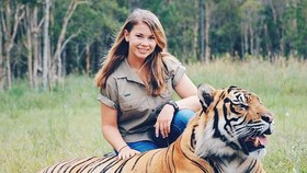 'Bocah Buaya' Bindi Irwin Menjelma Jadi Remaja Jelita