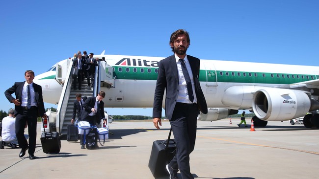 Setelah membawa Italia jadi juara Piala Dunia 2006 dan juga ke final Piala Eropa 2012, perjalanan Andrea Pirlo bersama Gli Azzuri berakhir.