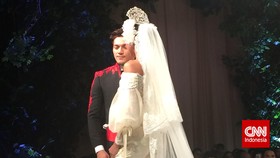 Celana Panjang Untuk Mempelai Wanita ala Andreas Odang